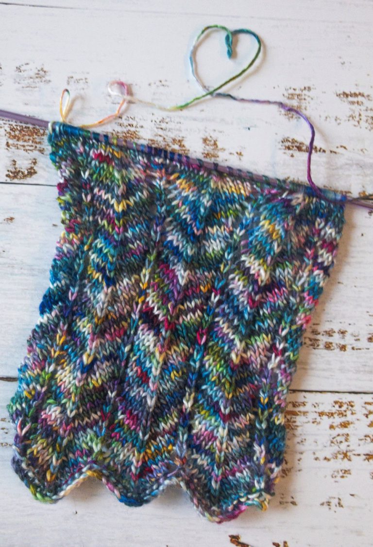 Expression-Fiber-Arts-Yarn-Pearlescent-Firefly