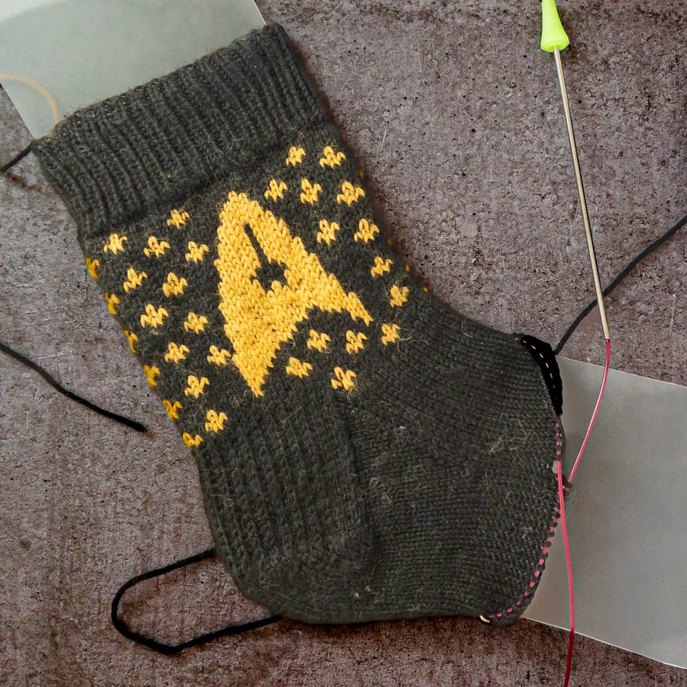 Nerdy Knitting Pattern: Star Trek Socks