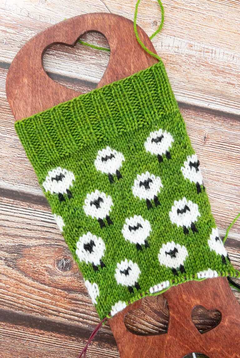 Knitted Sheep Socks - Free Pattern